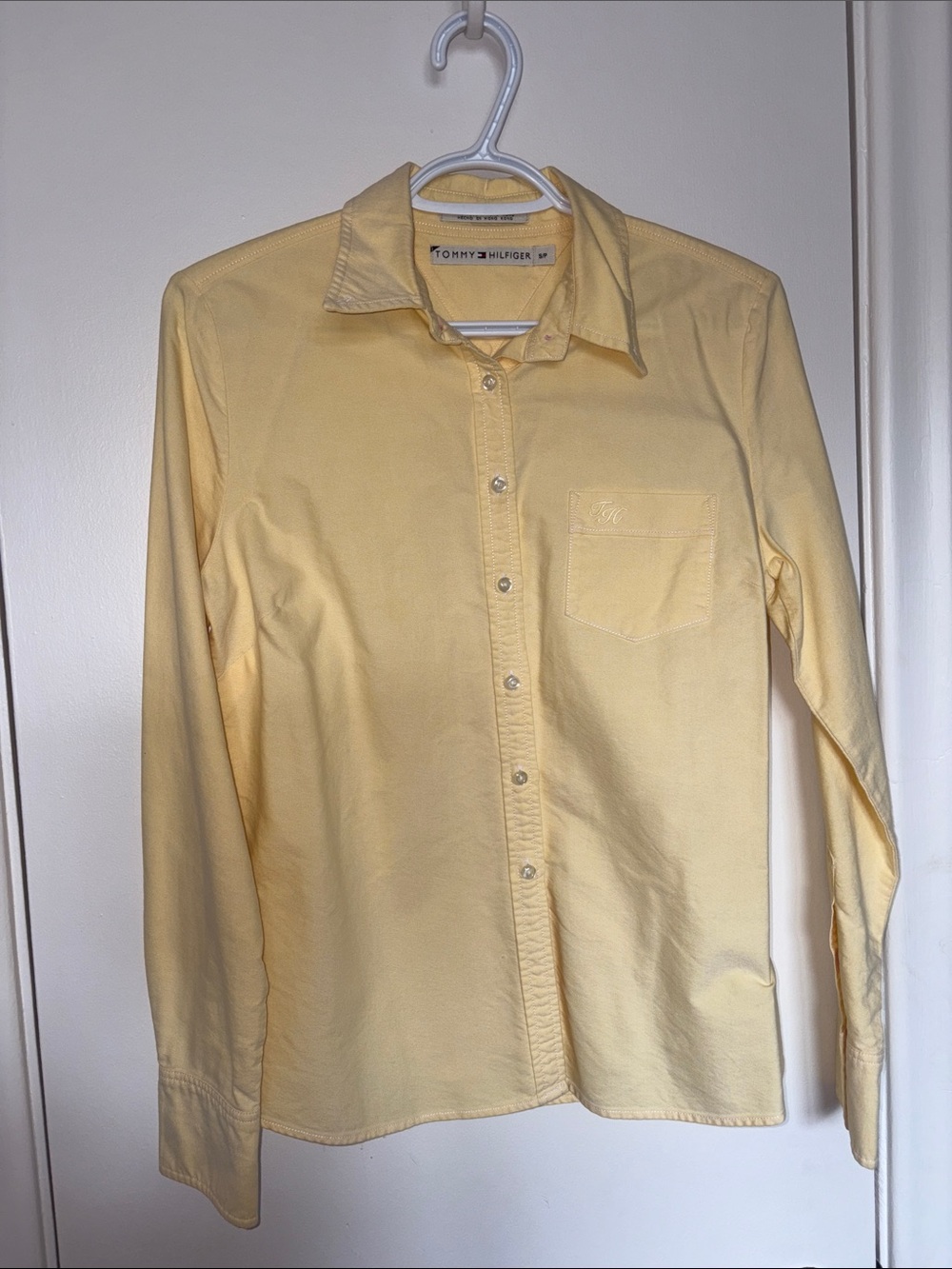 Tommy Hilfiger Ladies buttercream Yellow Long-Sleeve Button-Up Shirt 100% cotton